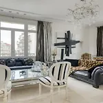 Renovated, Amazing & Huge Flat Of 200 Sqm Paris 16