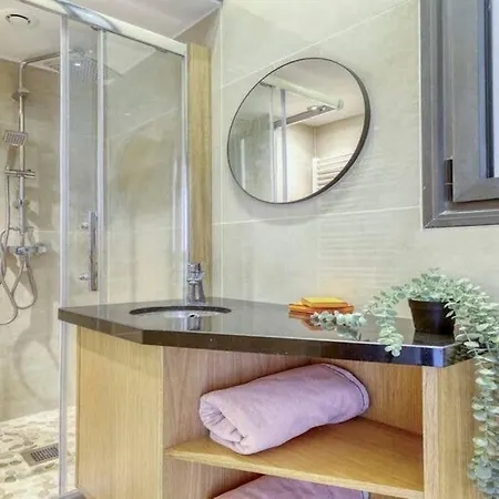 Appartamento Renovated, Amazing & Huge Flat Of 200 Sqm 16 *